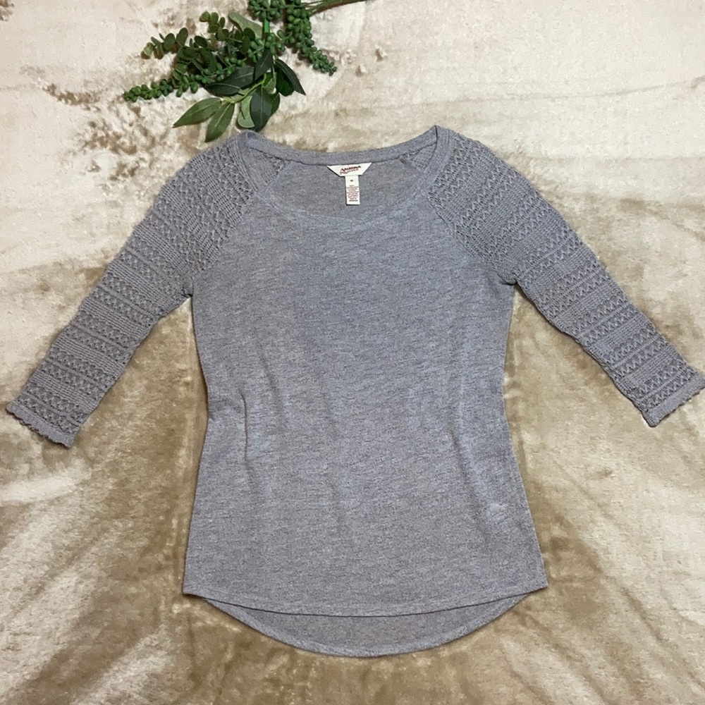 Arizona Jean Co Gray Lace 3/4 Sleeve Top